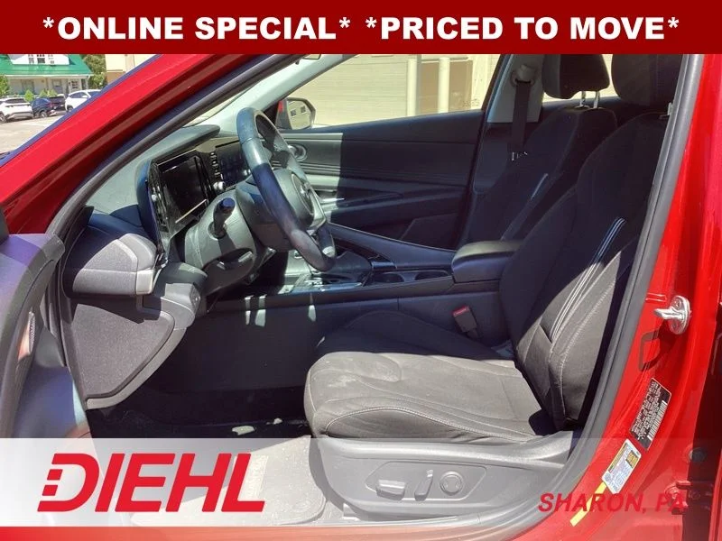 Used 2022 Red Hyundai SEL image 9