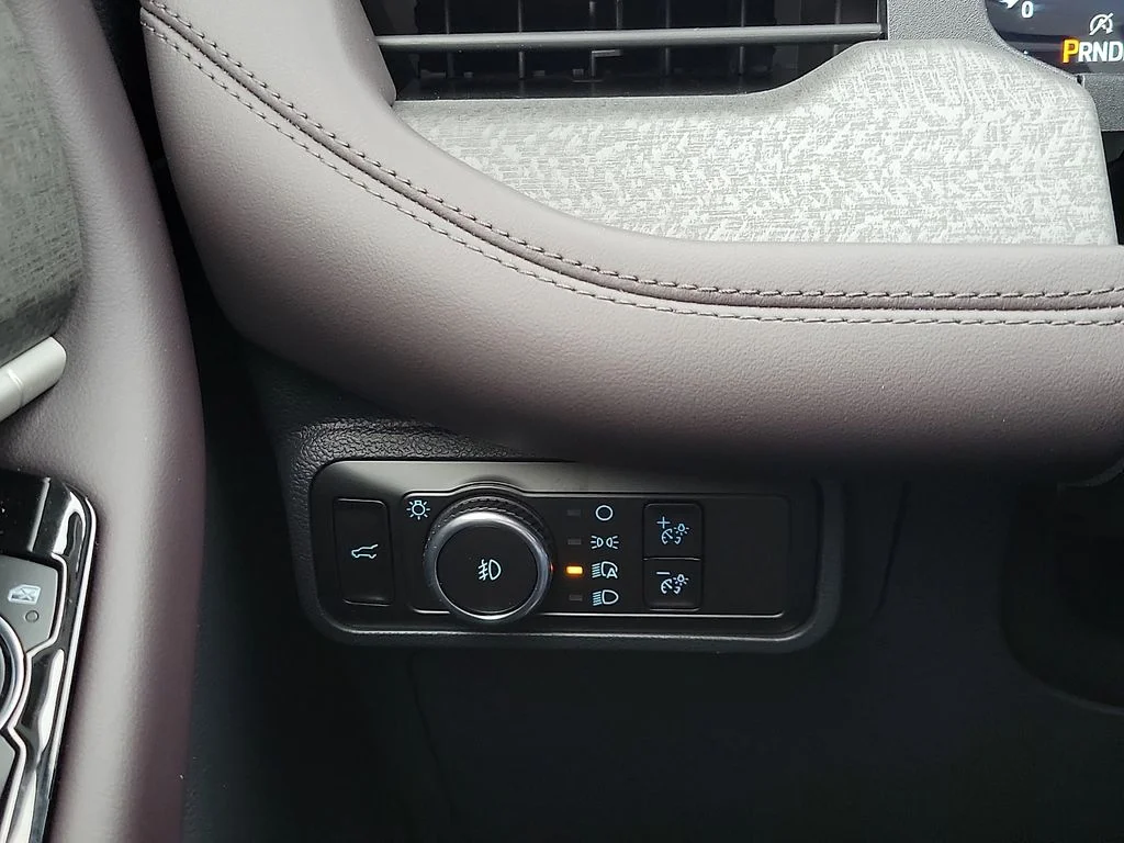 New 2026 Star White Metallic Tri-Coat Ford Platinum™ image 15