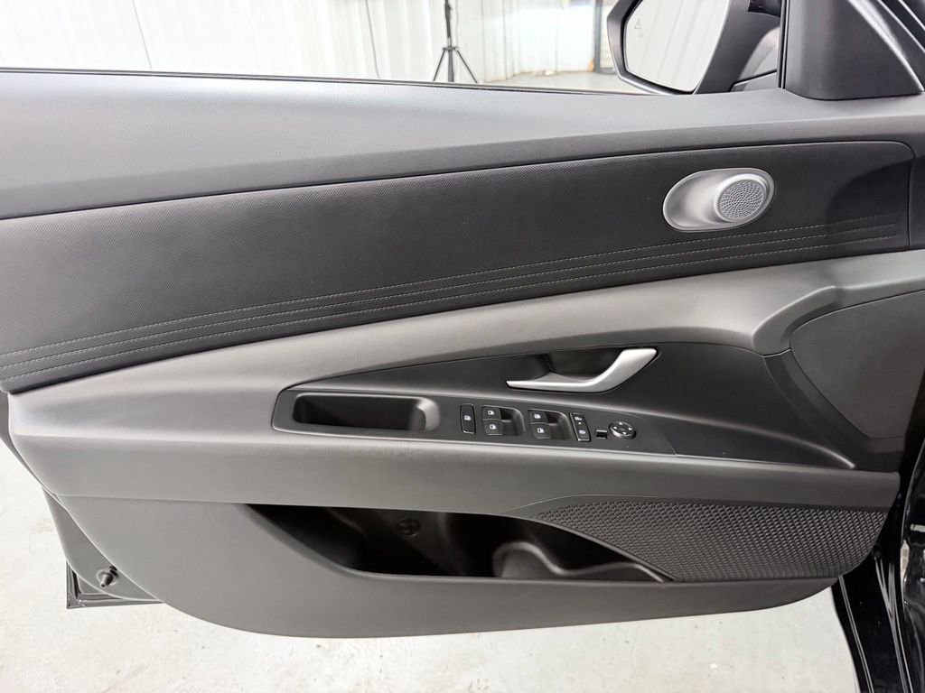 Used 2026 Black Hyundai SE image 12