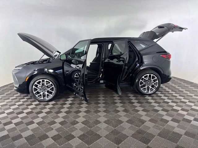 Used 2023 Black Chevrolet RS image 9