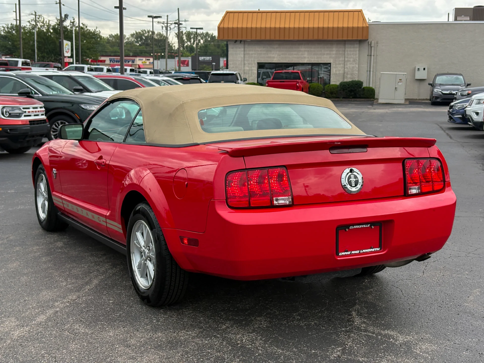 Used 2009 Red Ford V6 image 11