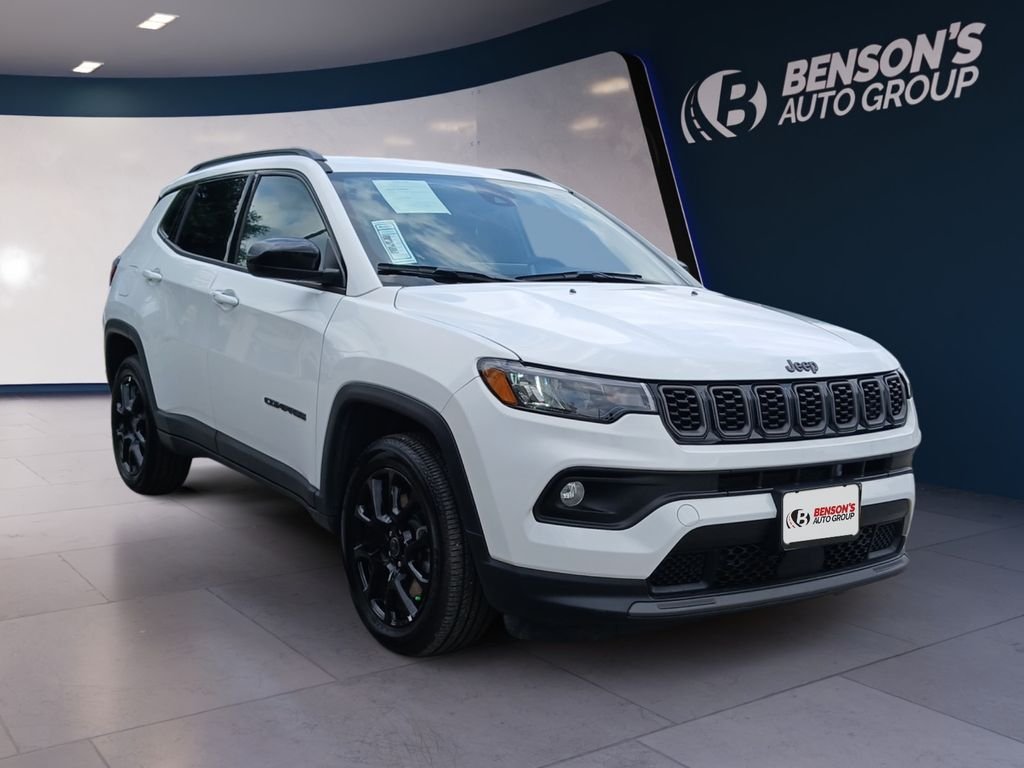 Used 2026 White Jeep Latitude image 7