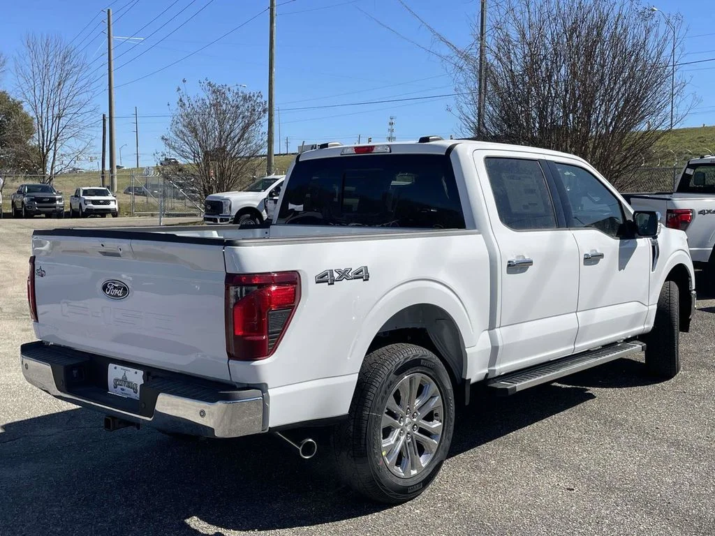 New 2026 Oxford White Ford XLT image 3