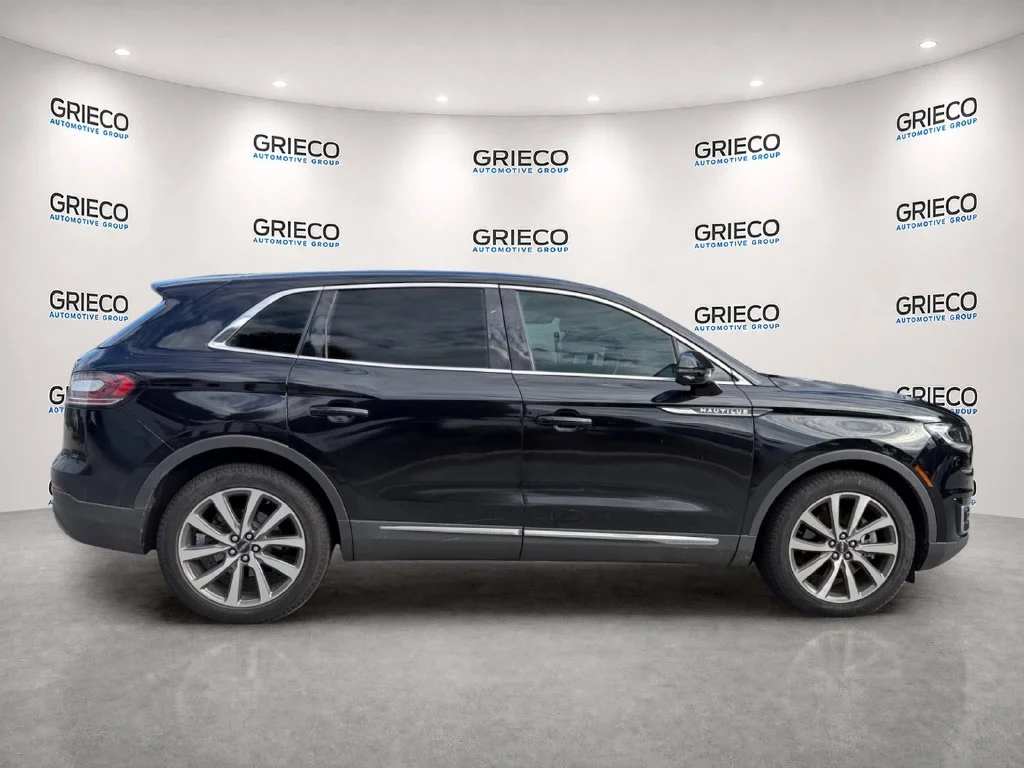 Used 2019 Black Lincoln Select image 8