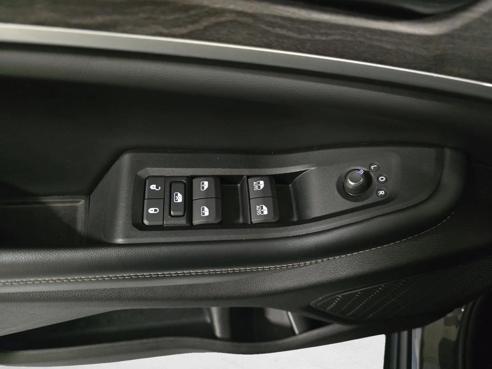 Used 2023 Baltic Gray Metallic Clearcoat Jeep Limited image 29