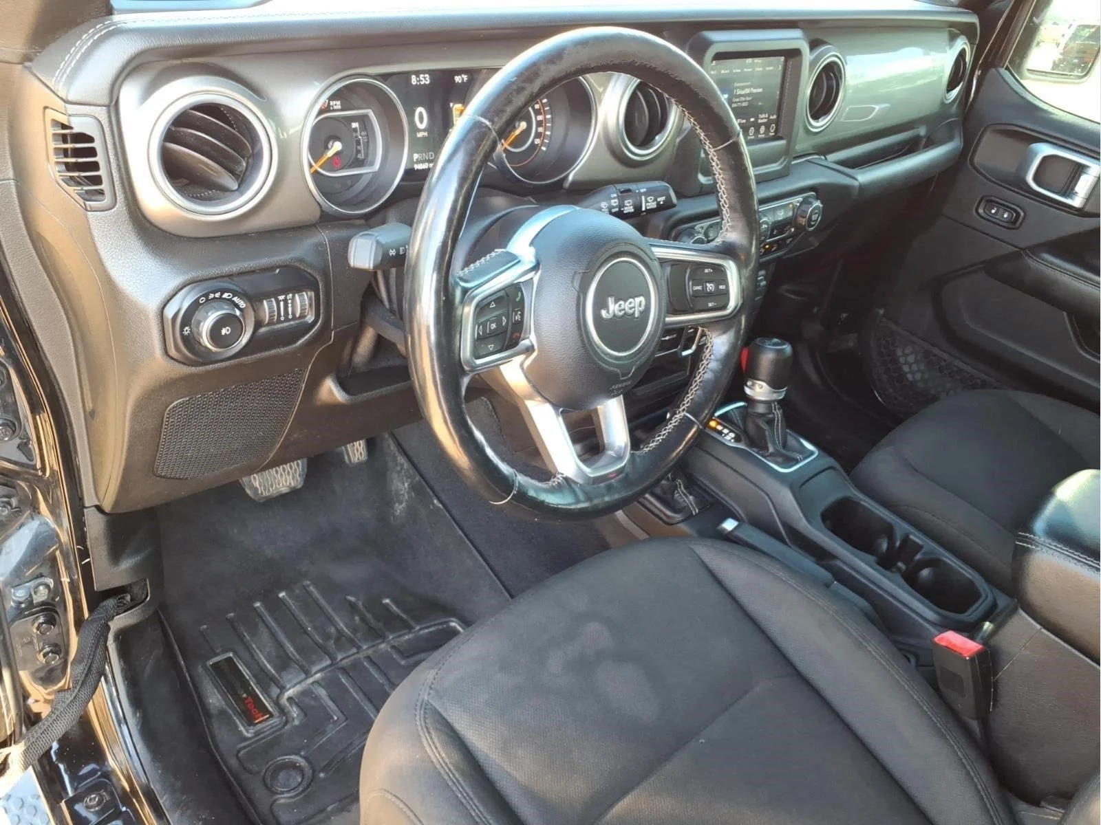 Used 2018 Black Jeep Sahara image 17