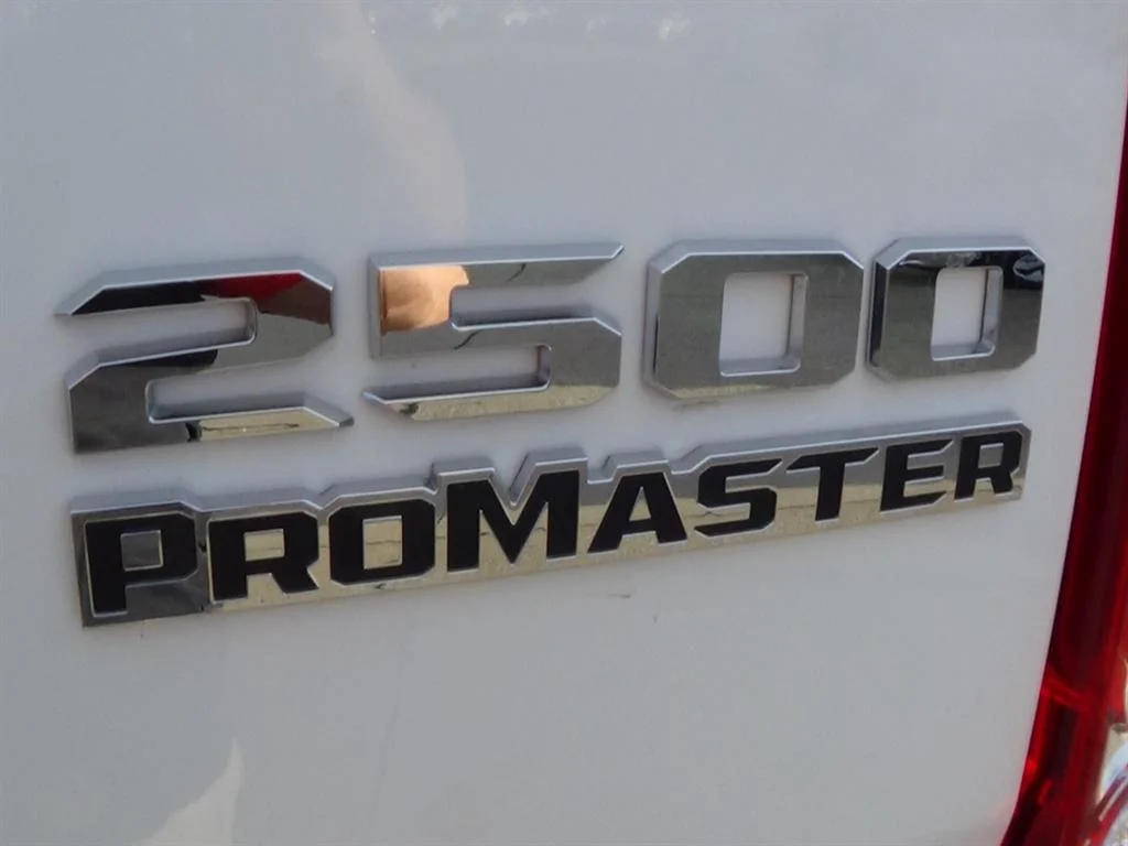 Used 2025 Bright White Clear Coat (pw7) RAM Tradesman 2500 image 10