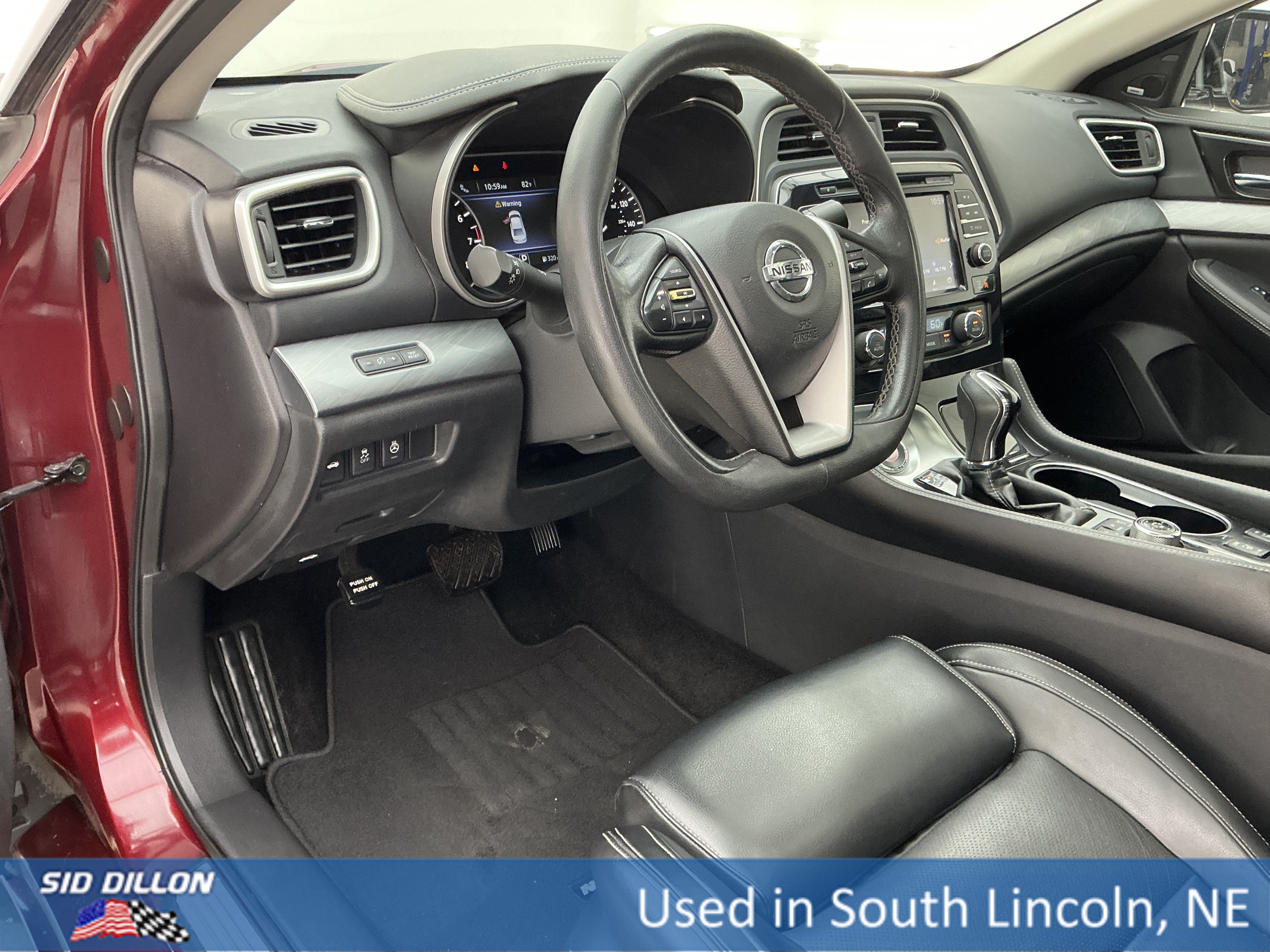 Used 2017 Coulis Red Nissan SL image 16