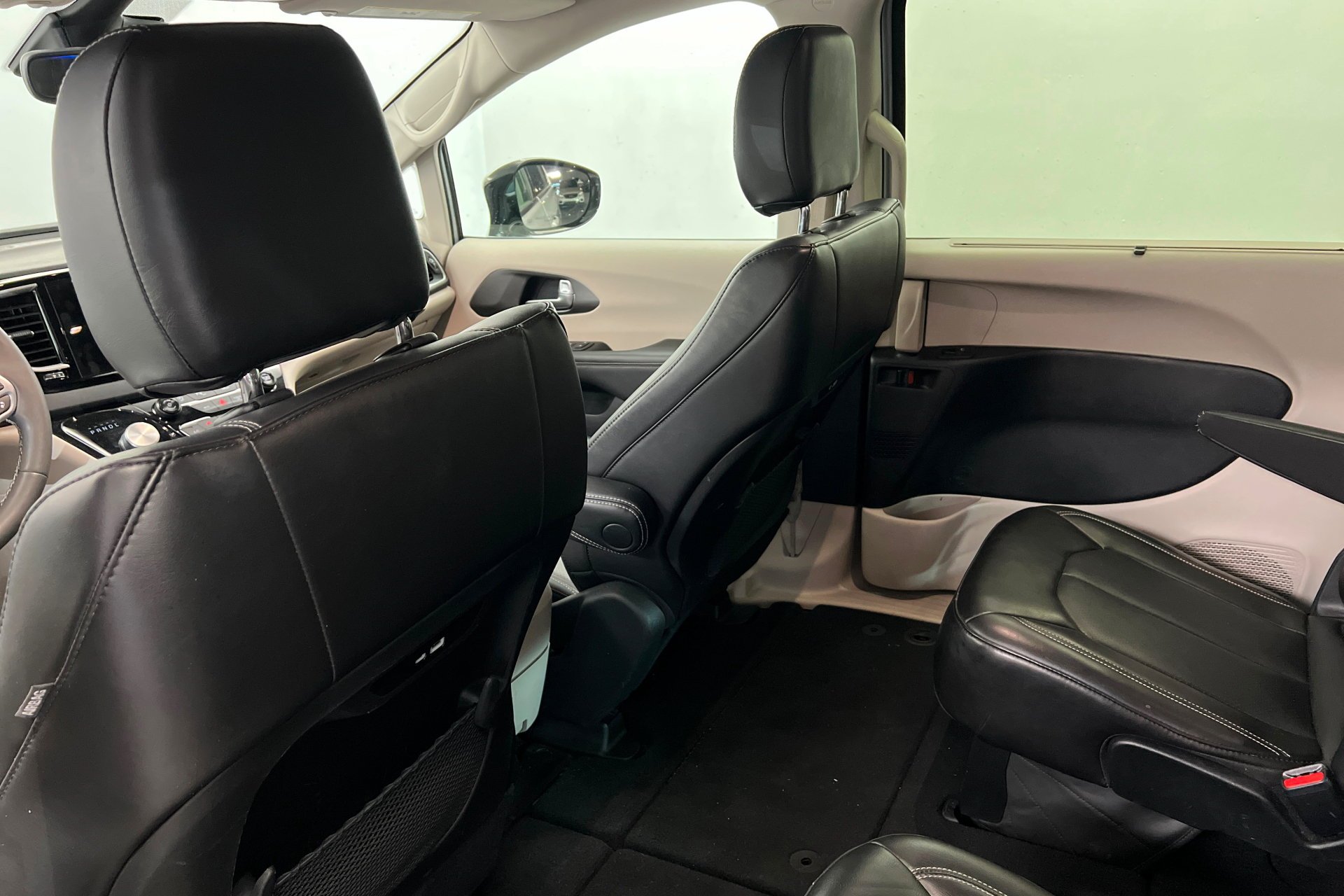 2024 Chrysler Pacifica Touring L - Photo 19