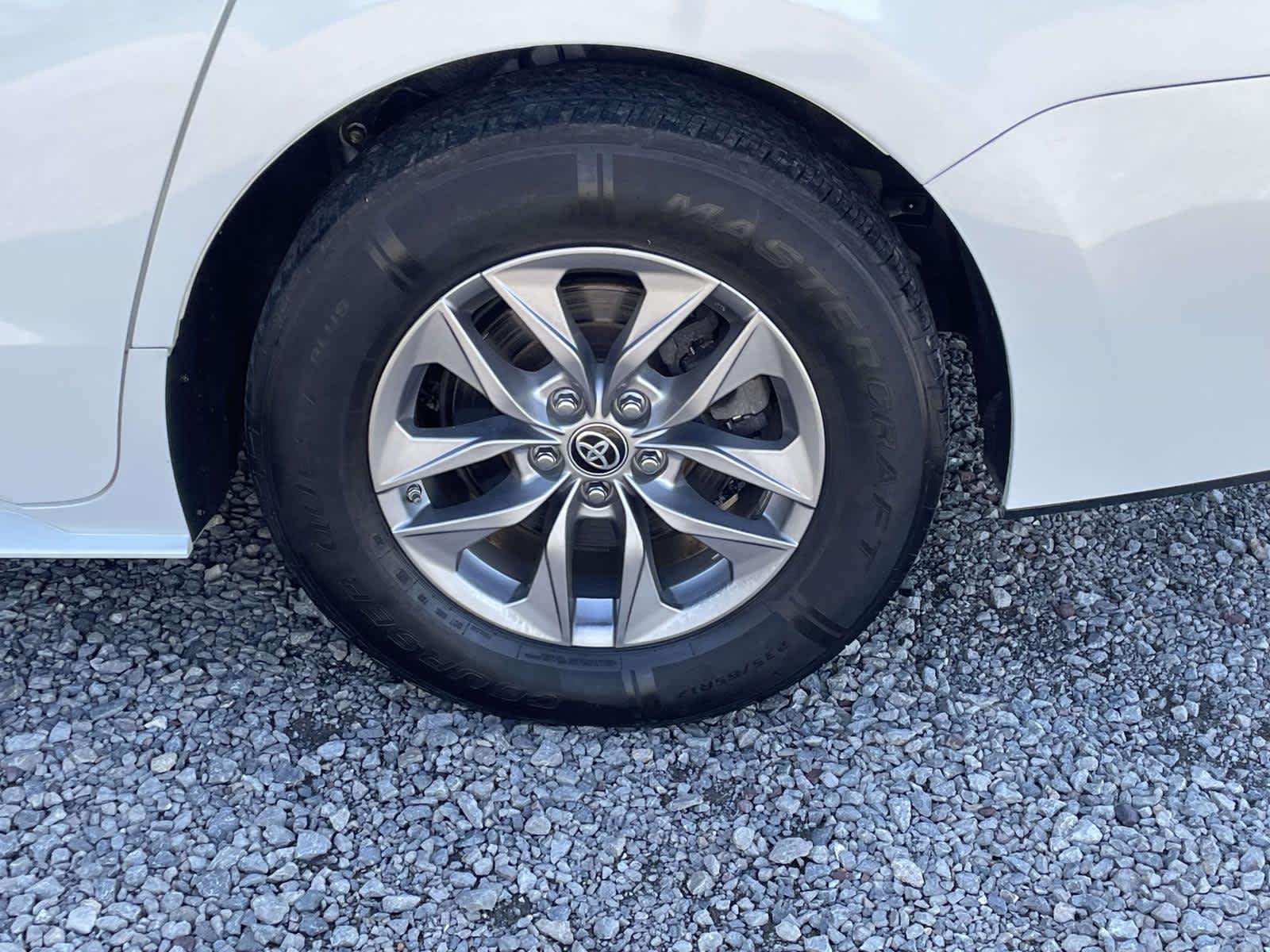 Used 2023 Wind Chill Pearl Toyota XLE image 21