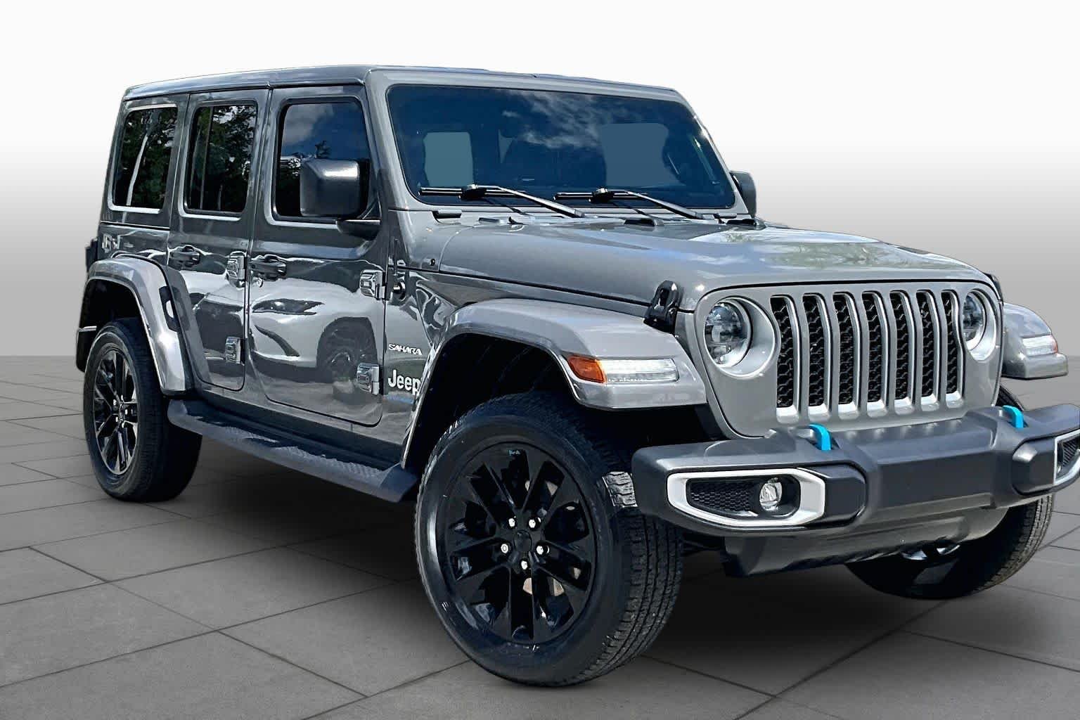 Used 2023 Sting-Gray Clearcoat Jeep Sahara image 3