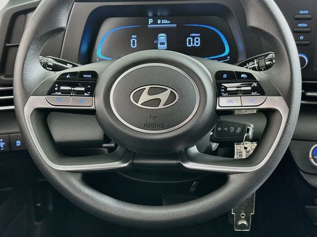 New 2026 Hyundai ELANTRA SE