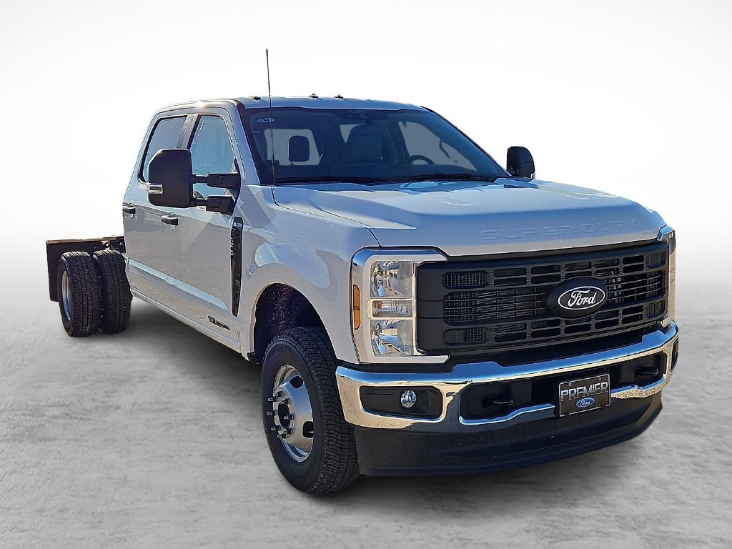 New 2027 Oxford White Ford F-350® XL image 1