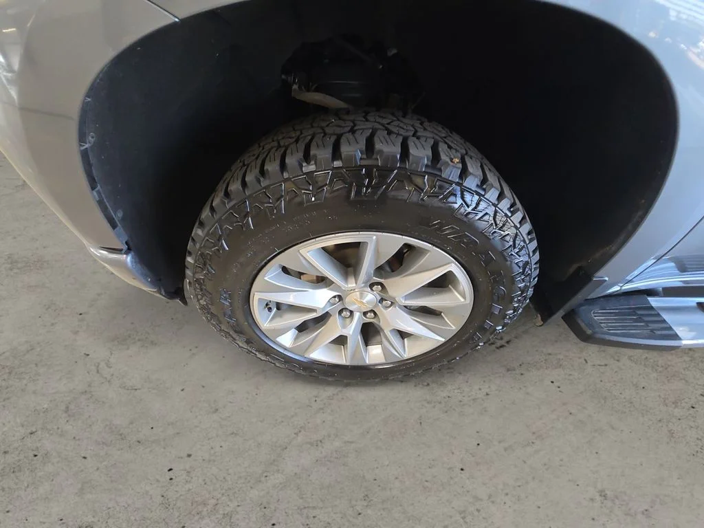 Used 2020 Gray Chevrolet High Country image 13
