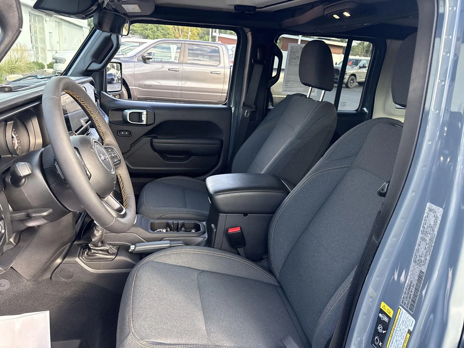 Used 2024 Anvil Clear Coat Jeep Sport S image 9