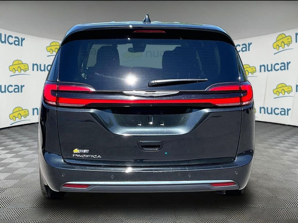 Used 2023 Black Chrysler Touring L image 5