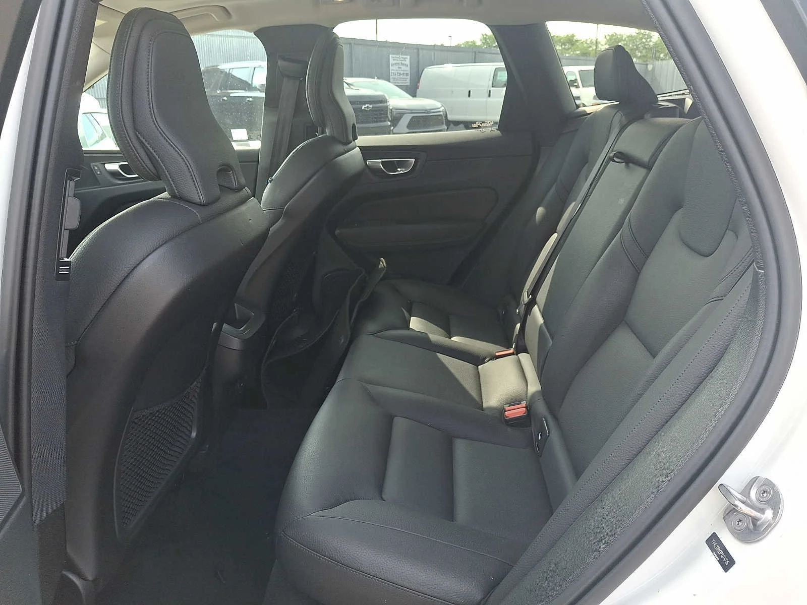 2023 Volvo XC60 Plus - Photo 10
