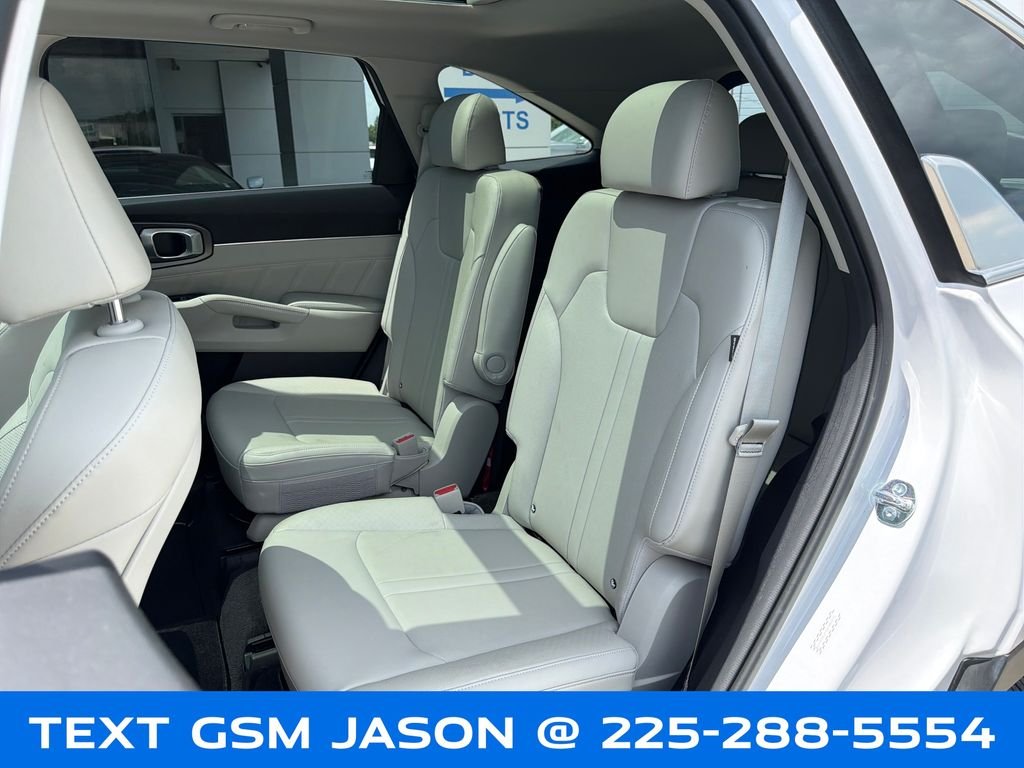 Used 2025 White Kia SX image 32