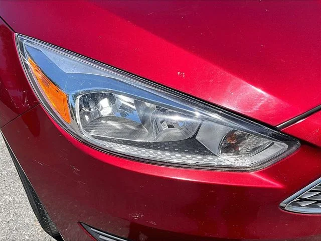 Used 2015 Red Ford SE image 30
