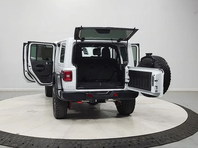 Used 2025 White/off-white Jeep Rubicon image 14