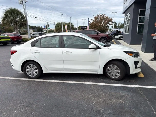 Used 2021 White Kia S image 7