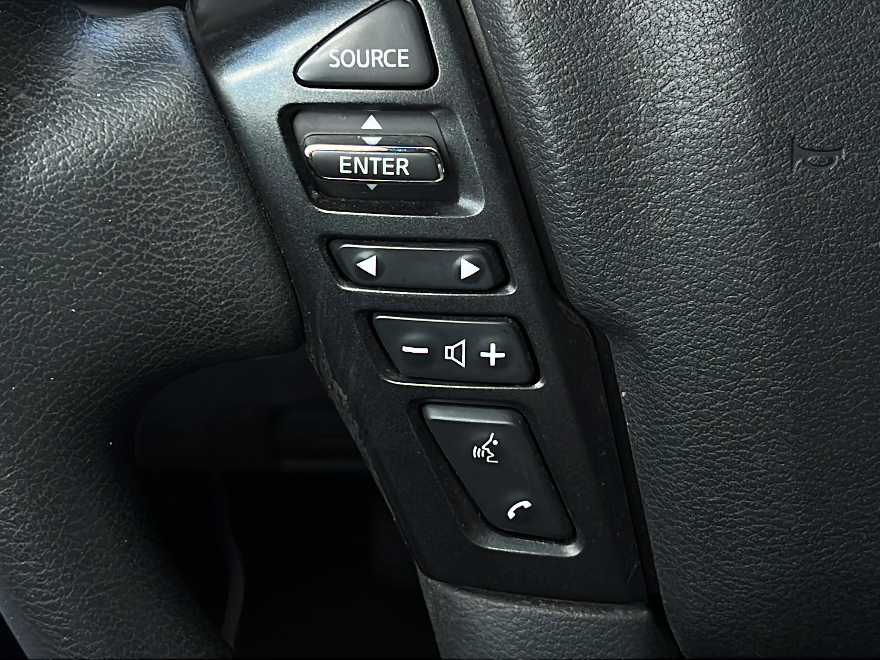 Used 2023 Glacier White Nissan S image 18
