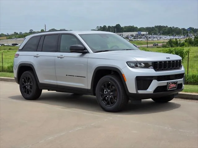 New 2026 Silver Zynith Exterior Paint Jeep Altitude image 1