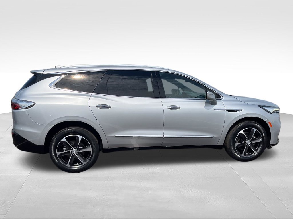 Used 2022 Silver Buick Essence image 6