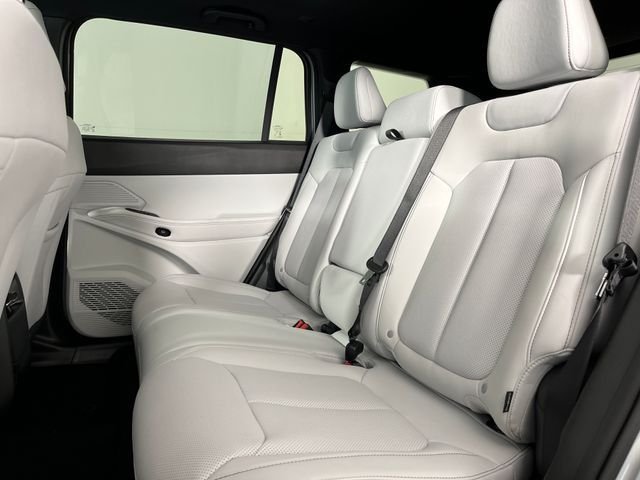New 2026 Silver Zynith Clearcoat Jeep Limited image 7