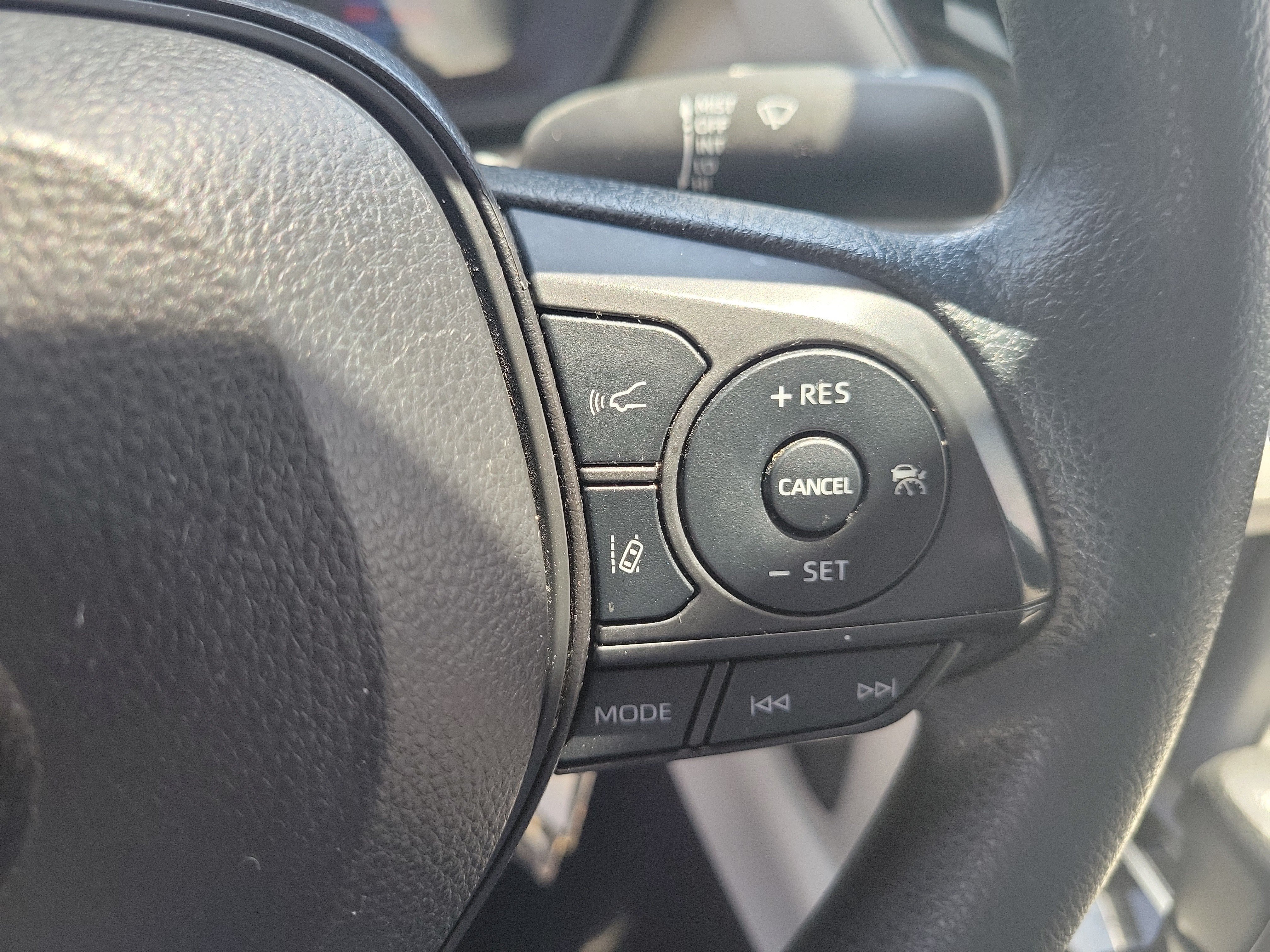 Used 2022 Silver Toyota L image 25