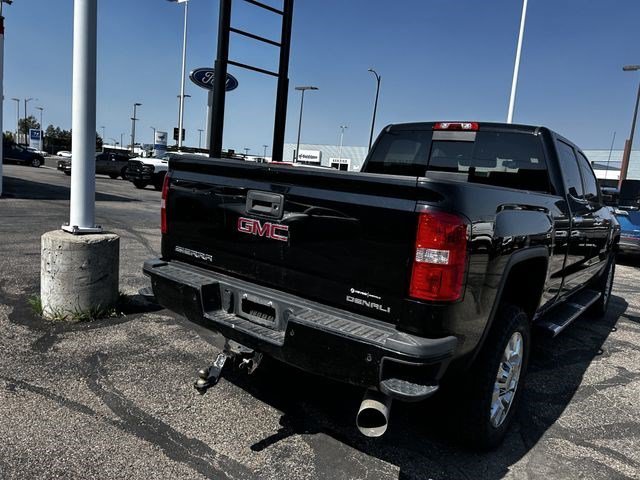 Used 2018 Onyx Black GMC Denali image 5