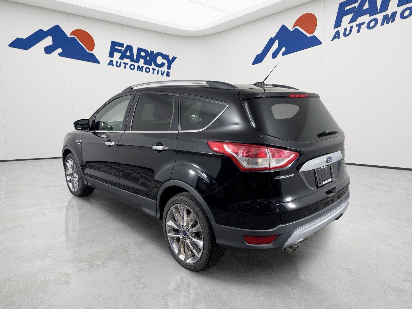 Used 2016 Shadow Black Ford SE image 3