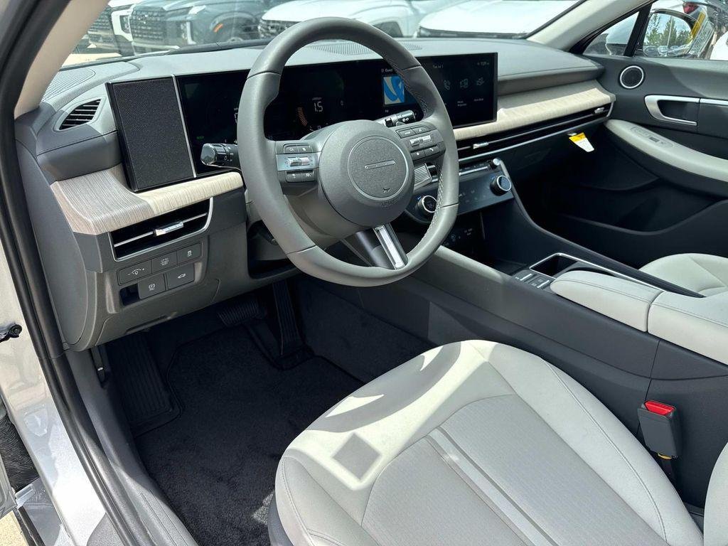 2025 Hyundai Sonata Hybrid SEL - Photo 8