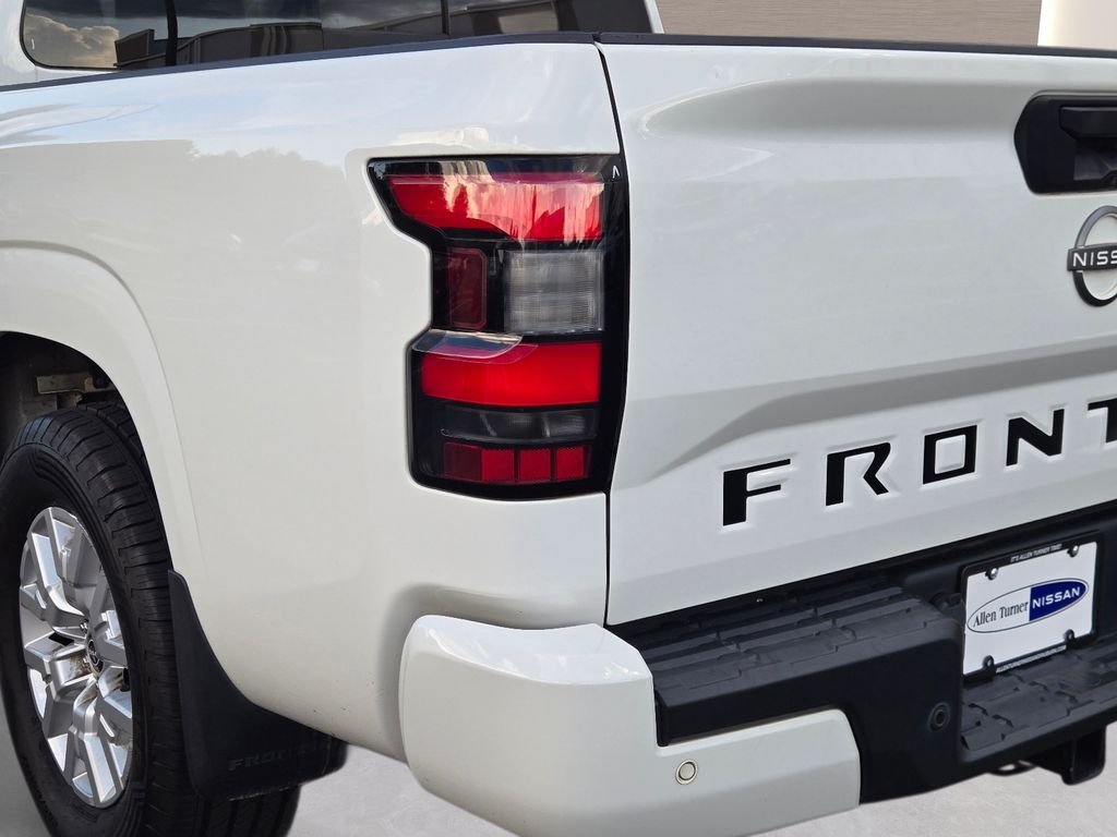 Used 2023 White Nissan SV image 10
