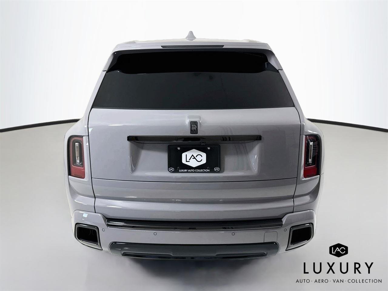 Used 2025 Tempest Gray Rolls-Royce Black Badge | Bespoke Audio | Starlight Roof image 7