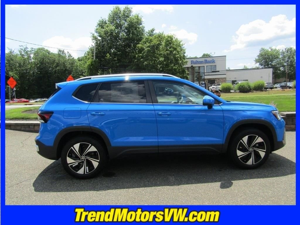 2025 Volkswagen Taos SE - Photo 8