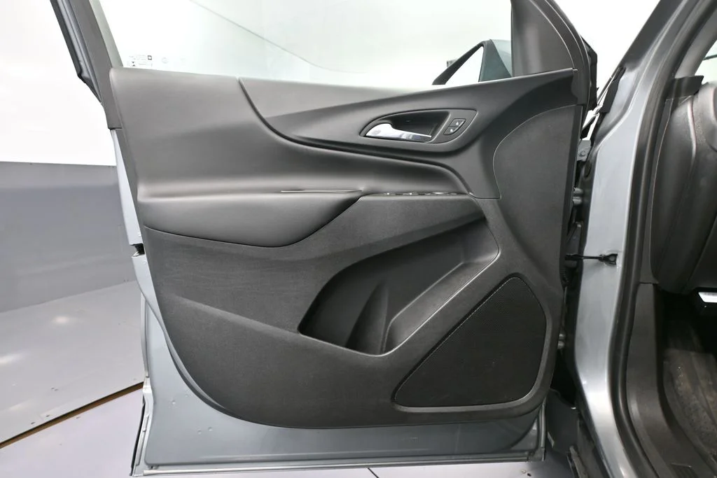 Used 2023 Gray Chevrolet LT image 18