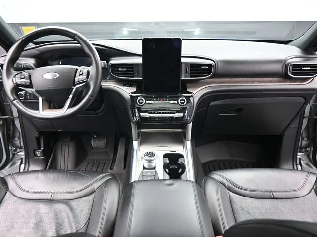 Used 2023 Silver Ford Platinum image 29