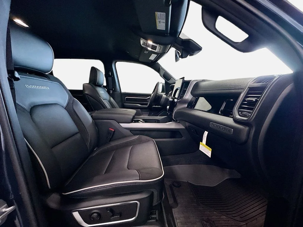 2026 RAM 1500 Laramie - Photo 9