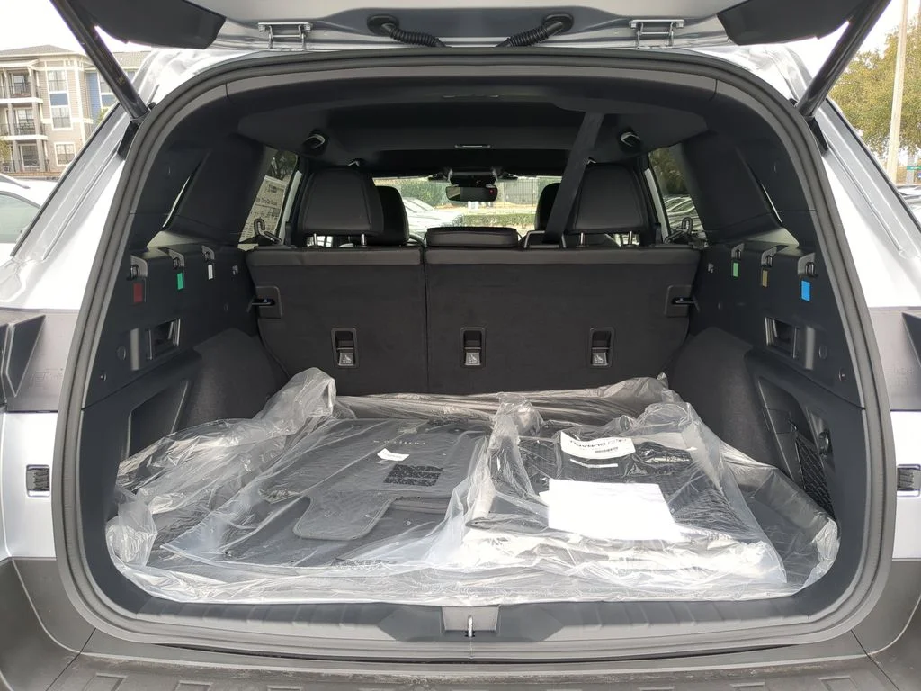 New 2026 ICE SILVER METALLIC Subaru Premium image 9