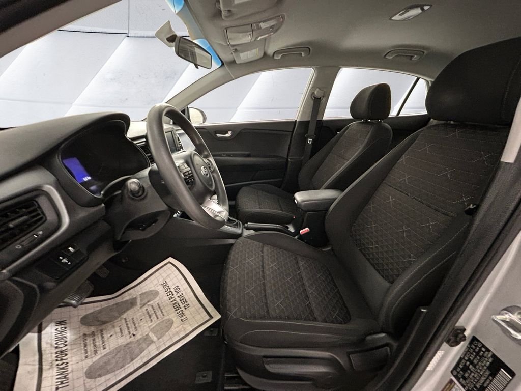 Used 2019 Silver Kia S image 7