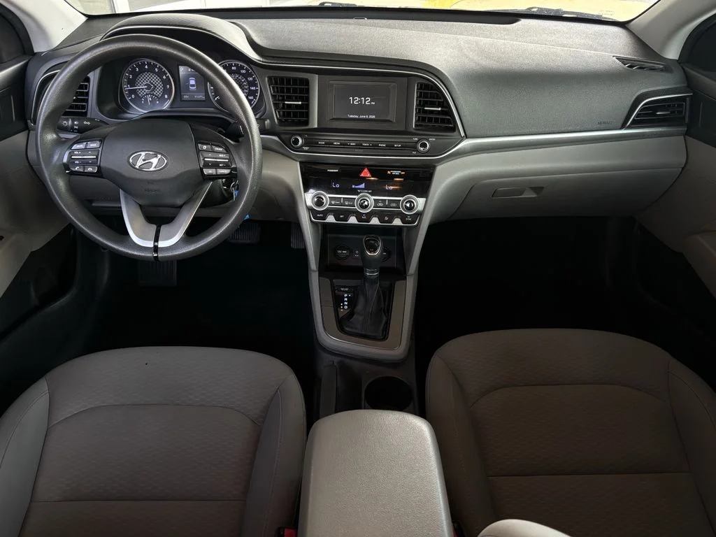 Used 2020 Red Hyundai SE image 19
