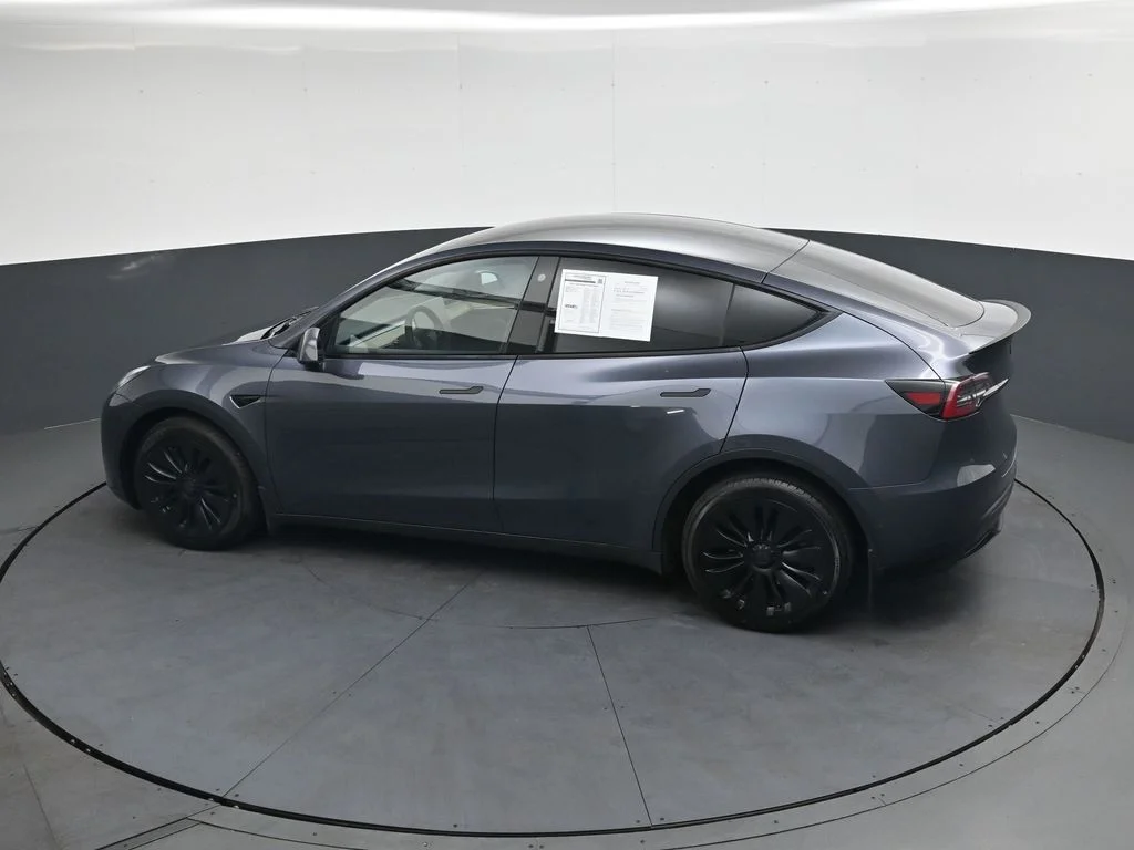 Used 2022  Tesla Long Range image 34