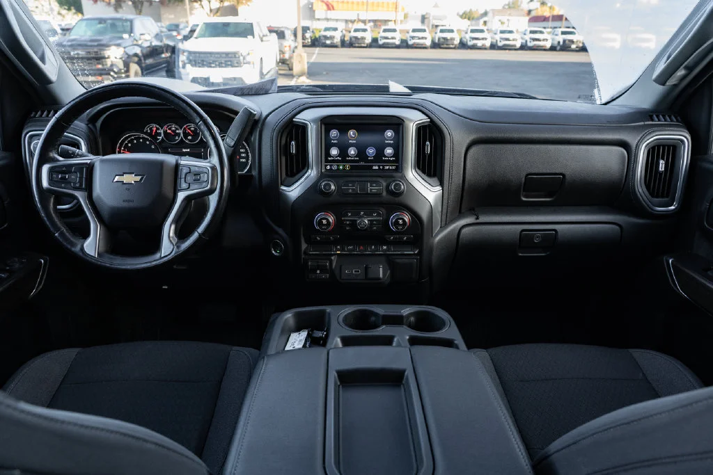 Used 2019 Blue Chevrolet LT image 9