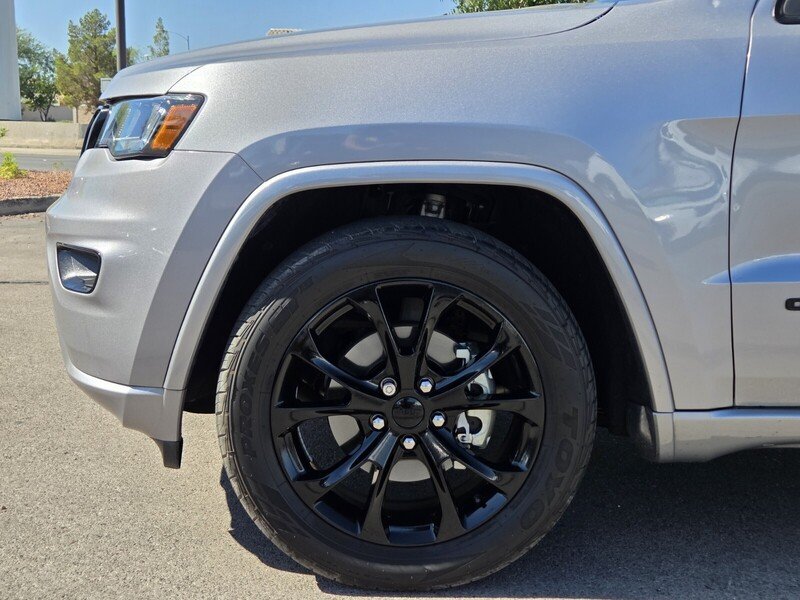 Used 2019 Billet Silver Metallic JEEP ALTITUDE 4X2 image 9
