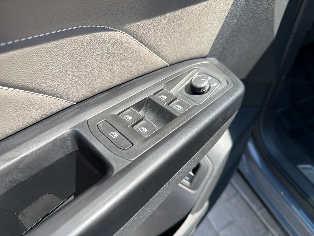 Certified Used 2021 Pure Gray Volkswagen 3.6L V6 SE w/Technology image 11