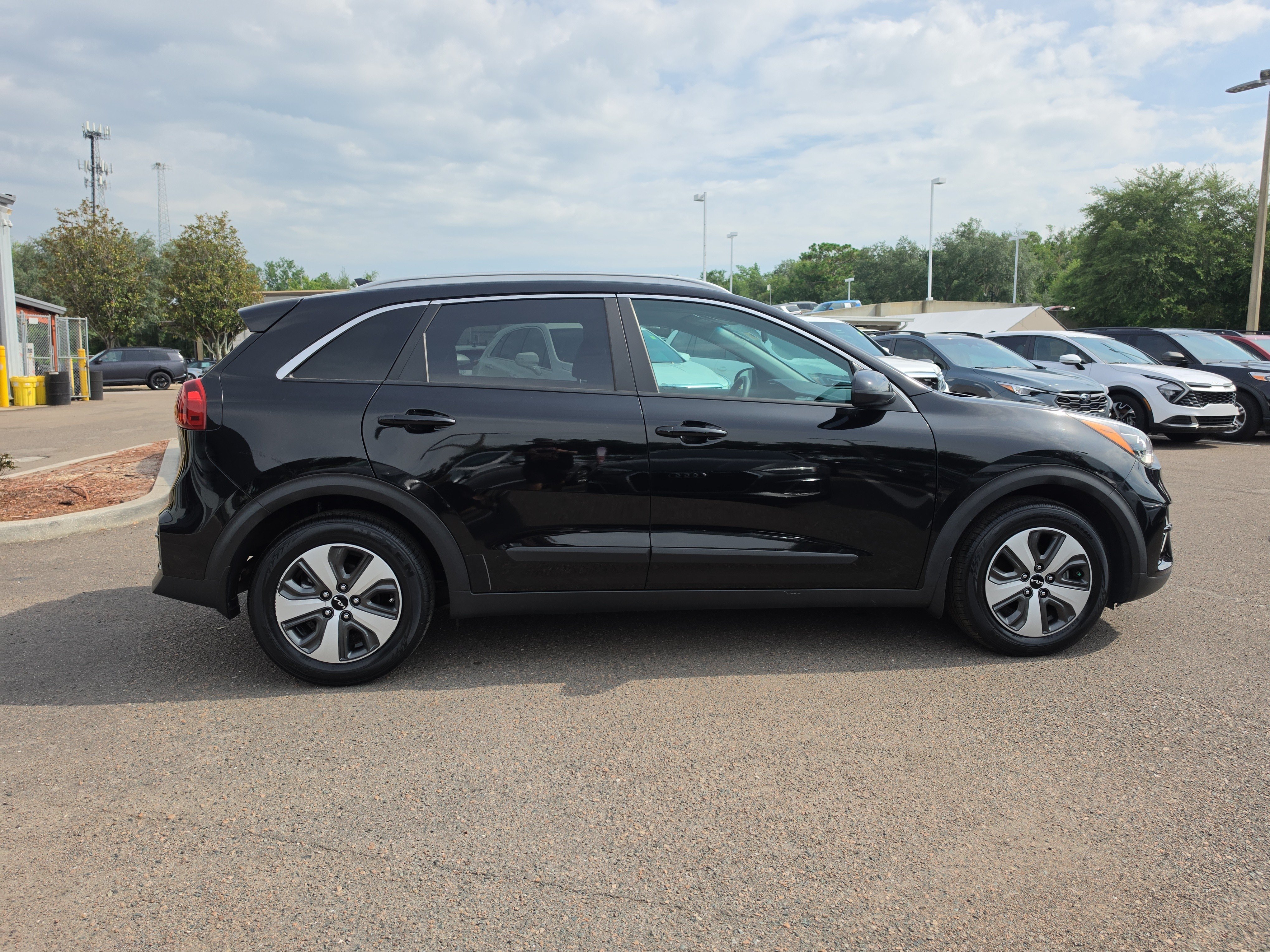 Certified Used 2022 Aurora Black Pearl Kia LX image 8