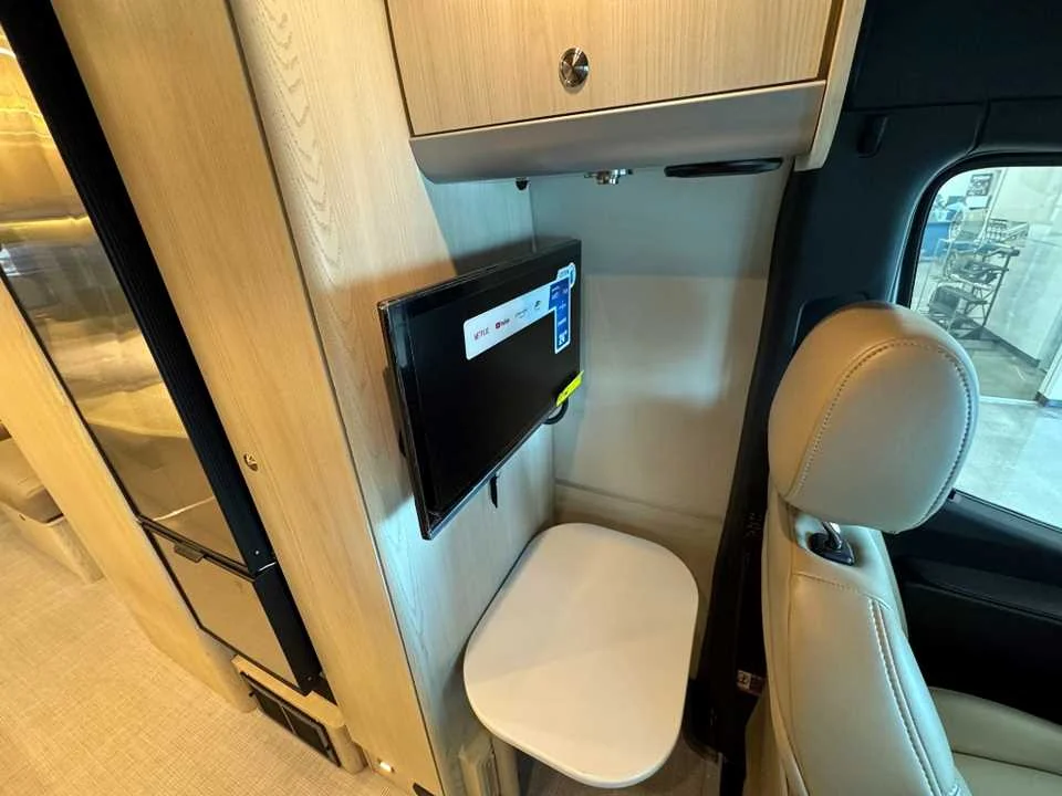 New 2025 SILVER AIRSTREAM  image 24
