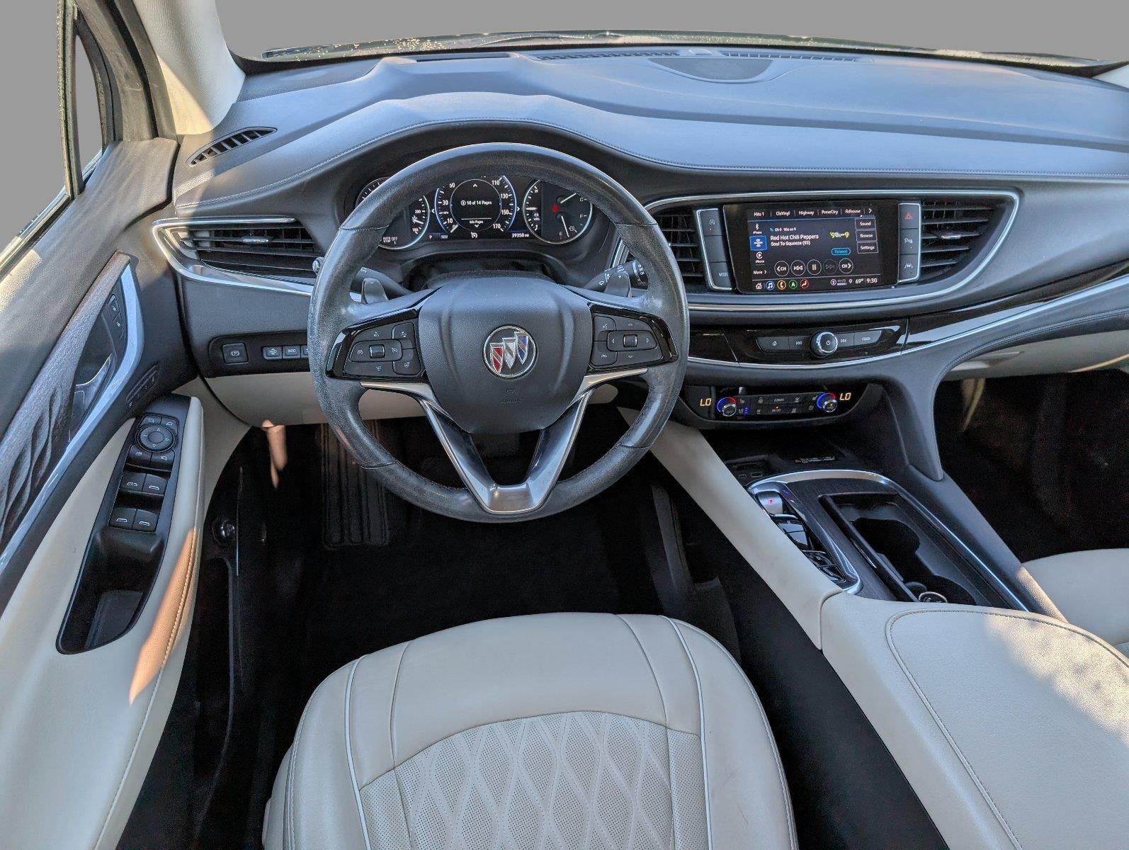 Used 2022 SAGE METALLIC Buick Avenir image 30