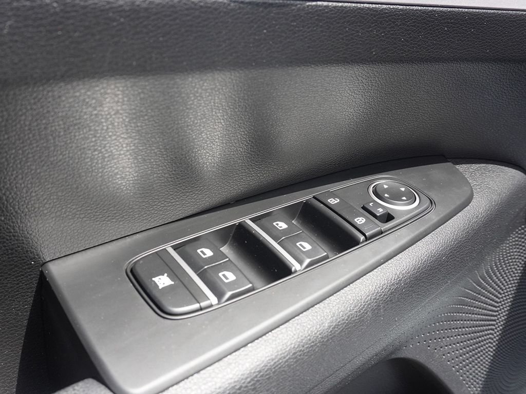 Used 2024 White Kia LXS image 34